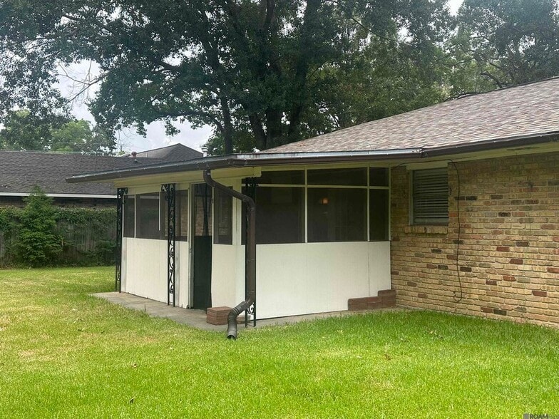 Building Photo - 9042 Keaty Dr