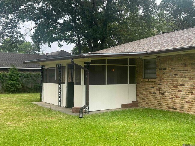 Building Photo - 9042 Keaty Dr