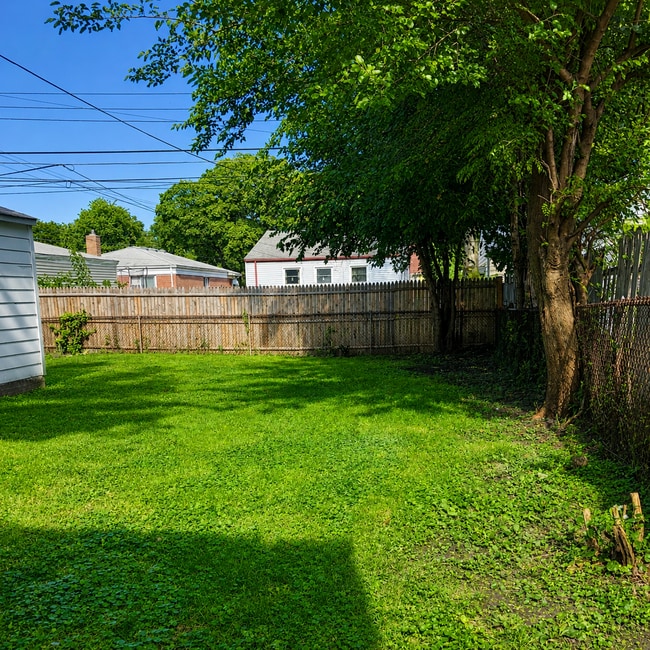 Building Photo - 2111 Otis Ave