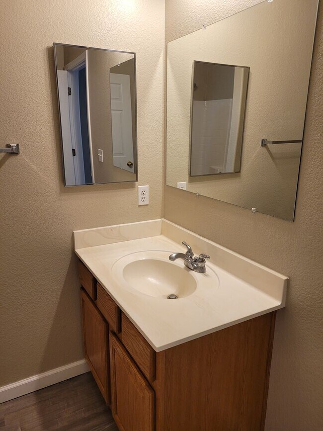 Building Photo - 1495 Verde Dr