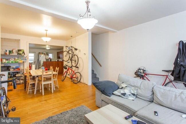 Building Photo - 3942 Delancey St