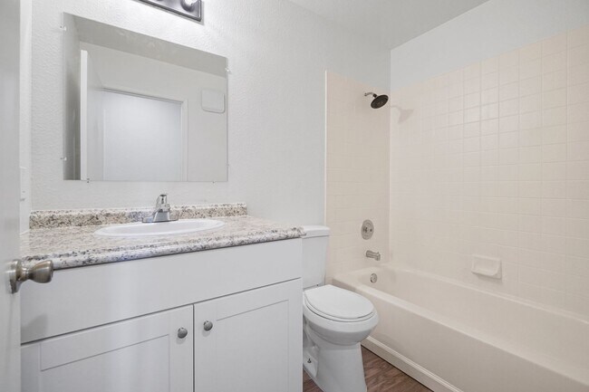Building Photo - 2 bedroom, 2 bath Condo for rent in Reno, water, sewer and trash included.