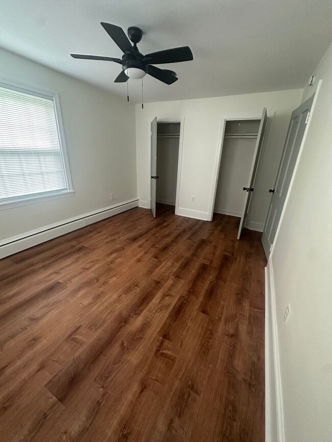 Building Photo - Available Now- 3 Bedroom Home in York!