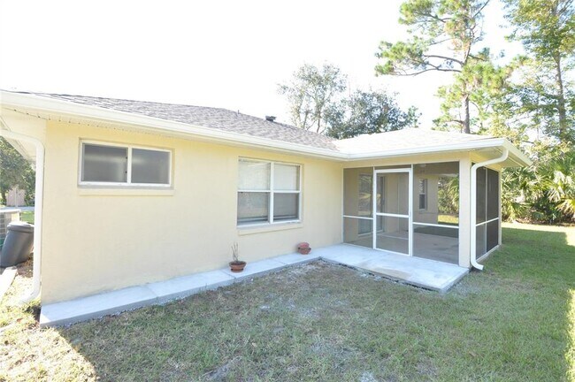 Building Photo - 23 Primrose Ln