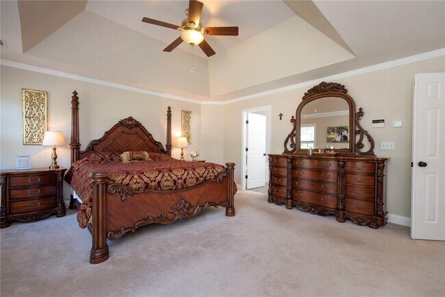 Building Photo - 1504 Belfaire Lake Tr