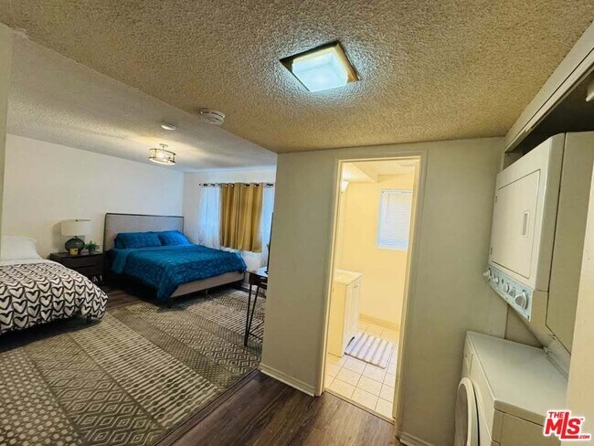 Building Photo - 14903 Normandie Ave