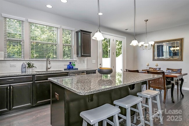Building Photo - 9449 Glenburn Ln
