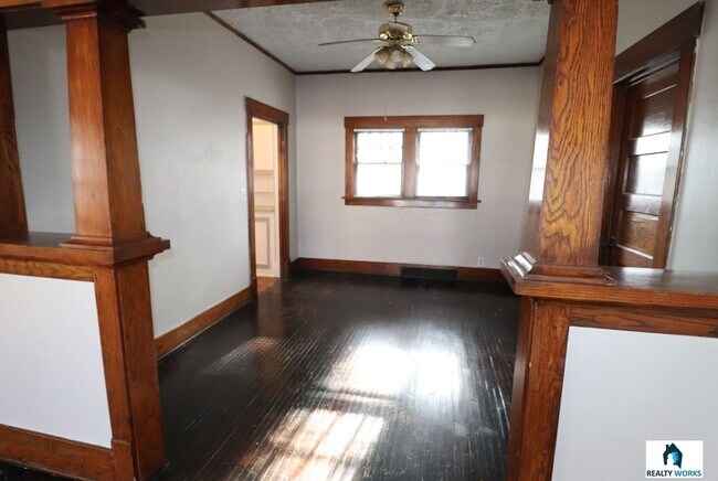 Building Photo - Quaint 2 Bedroom House for Rent