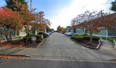 Building Photo - 115 Hulbush Ln