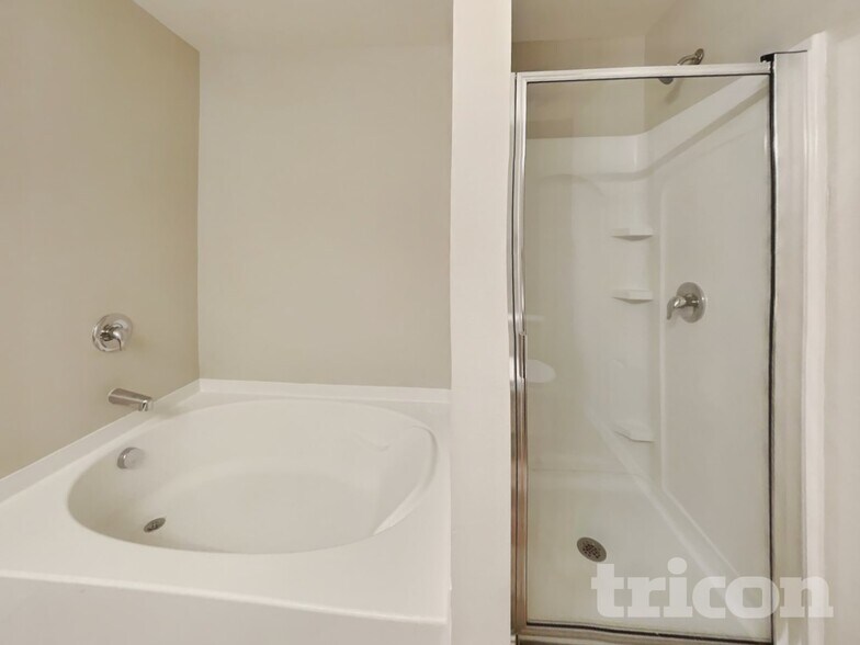 Building Photo - 1908 Northrop Dr