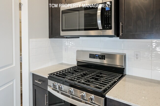 Building Photo - 18818-18813 13th Ave W