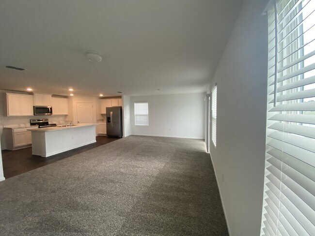 Building Photo - Beautiful 4-Bedroom Home in Cross Creek – Resort-Style Amenities & Convenient Clay County Location!