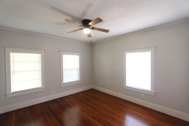 Building Photo - 4753 2nd Ave N