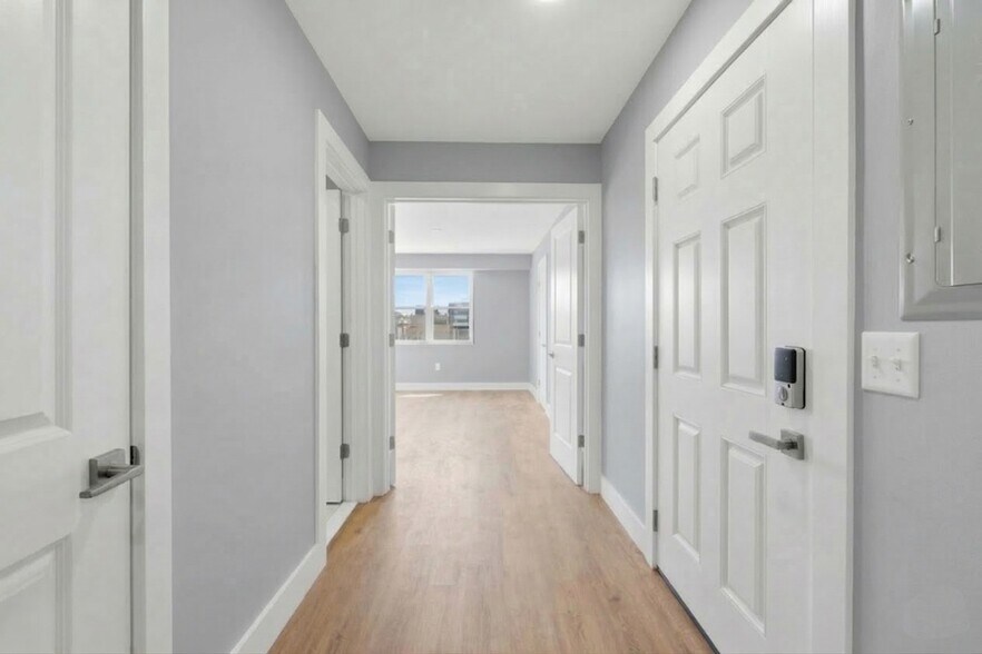 Building Photo - 3926 10th St NE