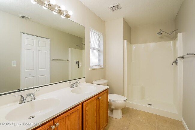 Building Photo - 1273 SW Curtis St