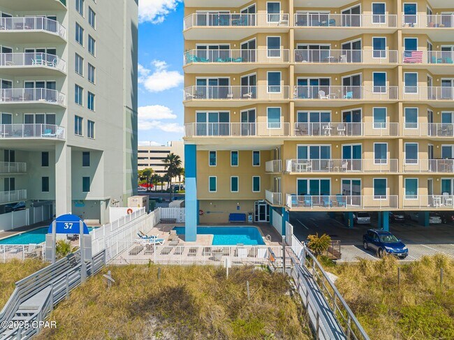Building Photo - 10713 Front Beach Rd