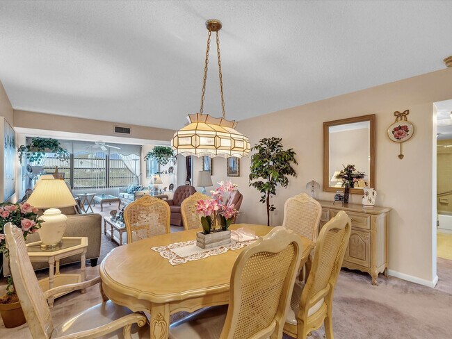 Building Photo - 6049 Balboa Cir