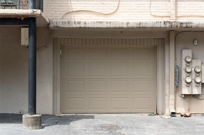 Building Photo - 106 Ardmore Pl NW