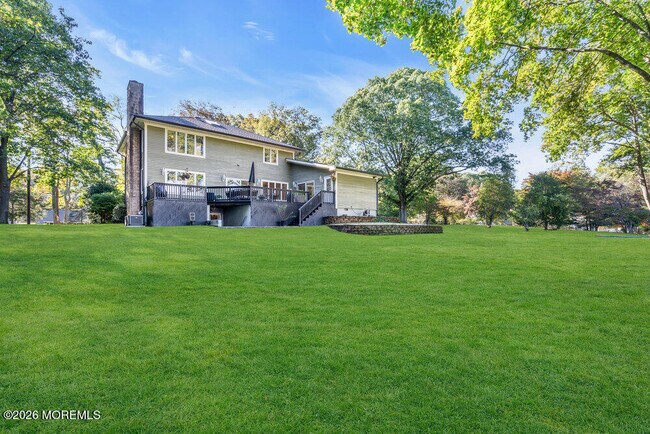 Building Photo - 17 Woods End Rd