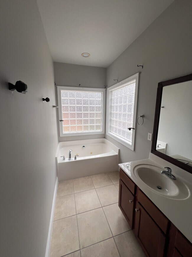 Building Photo - 1223 Hammocks Beach Rd