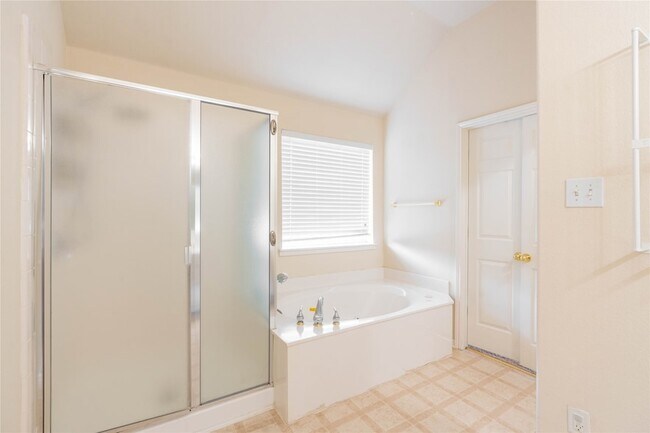 Building Photo - 4500 Carmel Mountain Dr