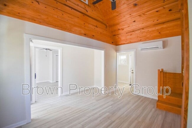 Building Photo - 885 Simmons Rd