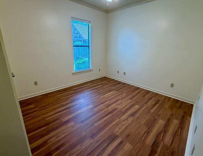 Building Photo - 212 Chevalier Blvd