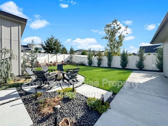 Building Photo - 8168 W Brooks Dr