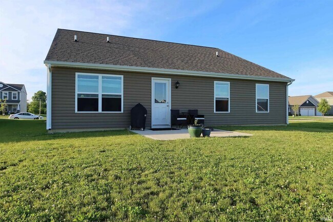Building Photo - 13575 Crescent Ridge Dr