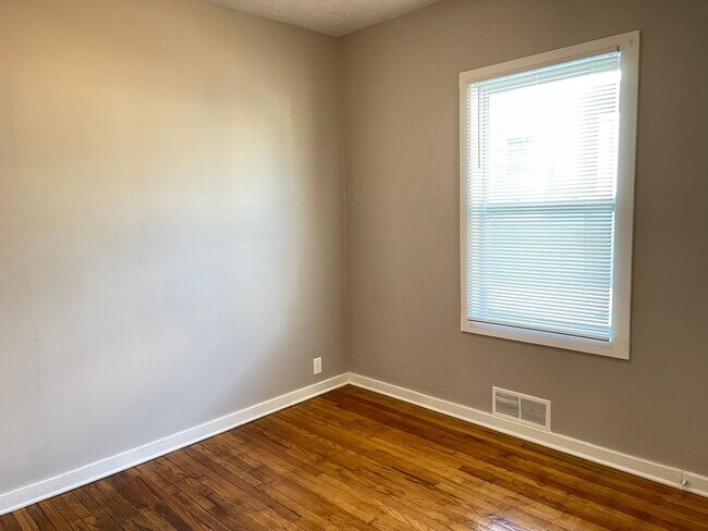 Building Photo - Florence/Minne Lusa 4 bed 2 bath house 160...