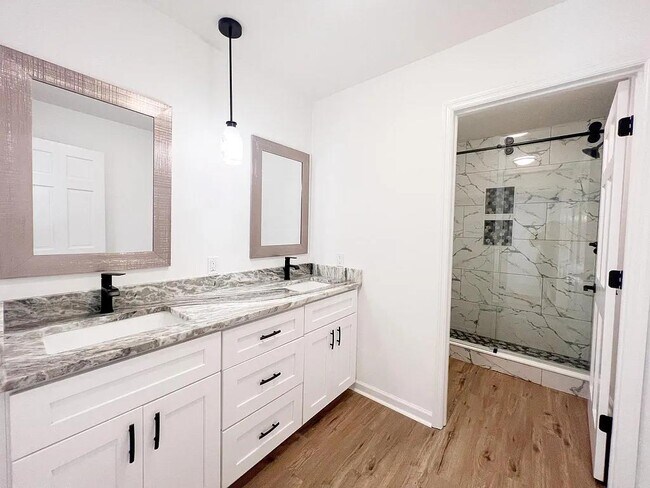 Building Photo - 12 Ginger Ln