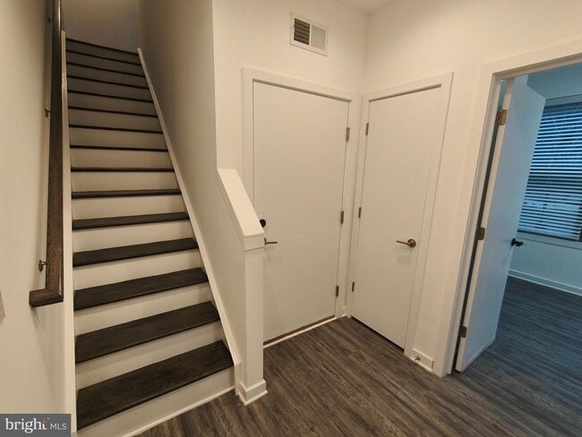 Building Photo - 3129 Beachview Ln