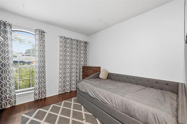 Building Photo - 912 S Old Orchard Ln