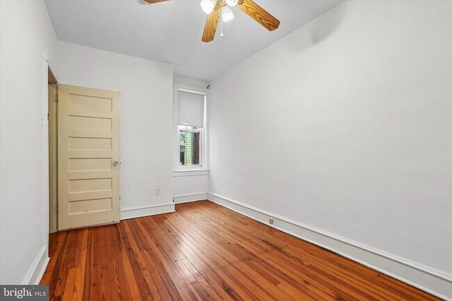 Building Photo - 868 N 27th St