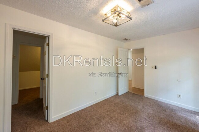Building Photo - 2133 Cooper Way