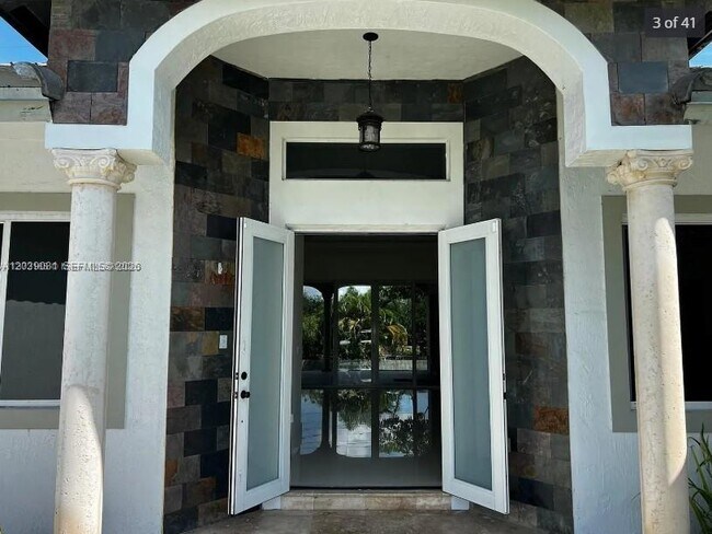 Building Photo - 6115 Marinel Say Dr