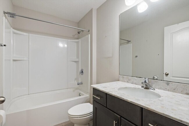 Building Photo - 27 Colorado Springs Way