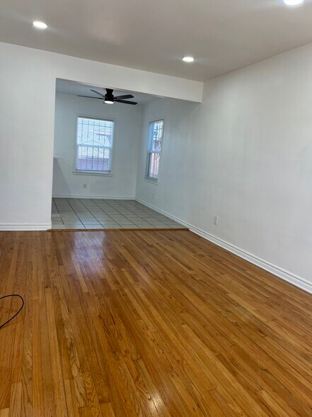 Building Photo - 3551 W Manchester Blvd