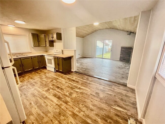 Building Photo - 223 E Filbert St