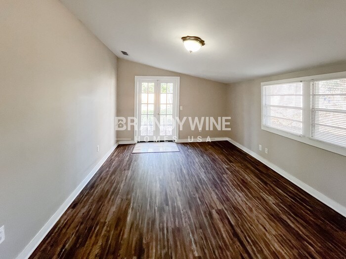 Building Photo - 7227 Stonehurst Rd N