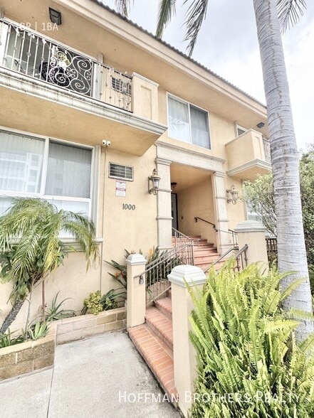 Building Photo - 1000 N Doheny Dr