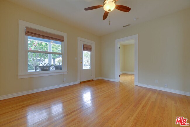 Building Photo - 1328 10th St