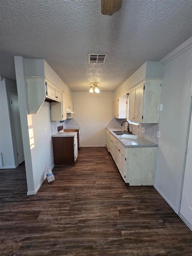 Building Photo - 47 Echo Ln