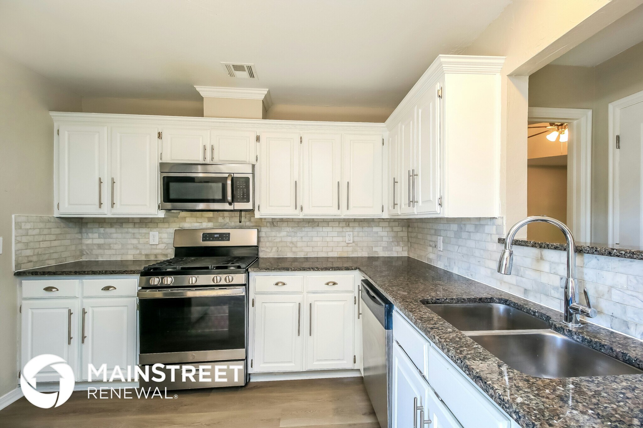 Building Photo - 4008 Beachcomber Dr