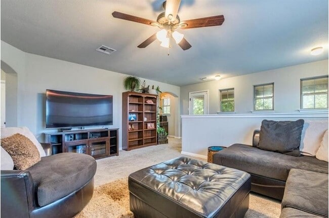 Building Photo - 2001 Herzog