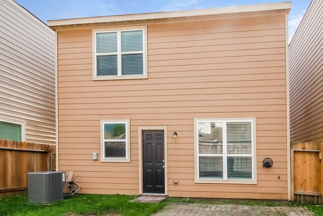 Building Photo - 2022 Sweet Lilac Dr