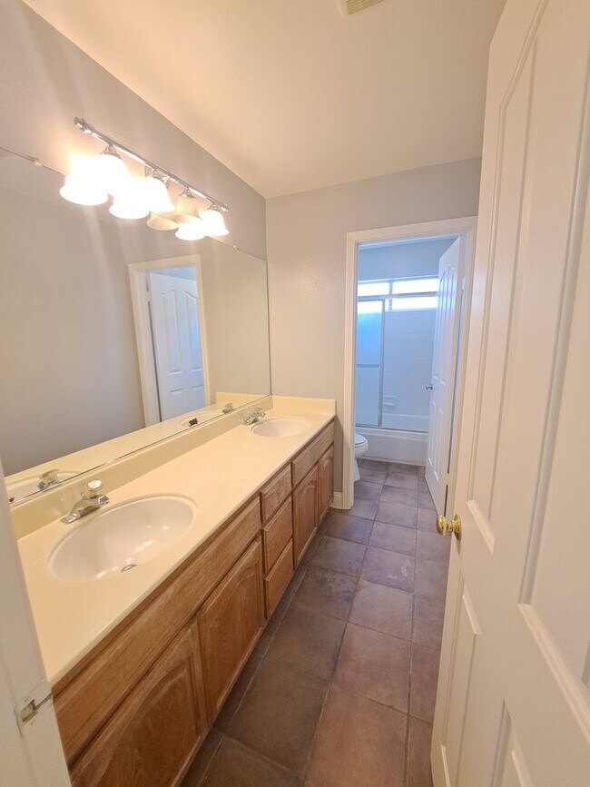 Building Photo - Expansive Oasis with a Guest House, Pool, ...