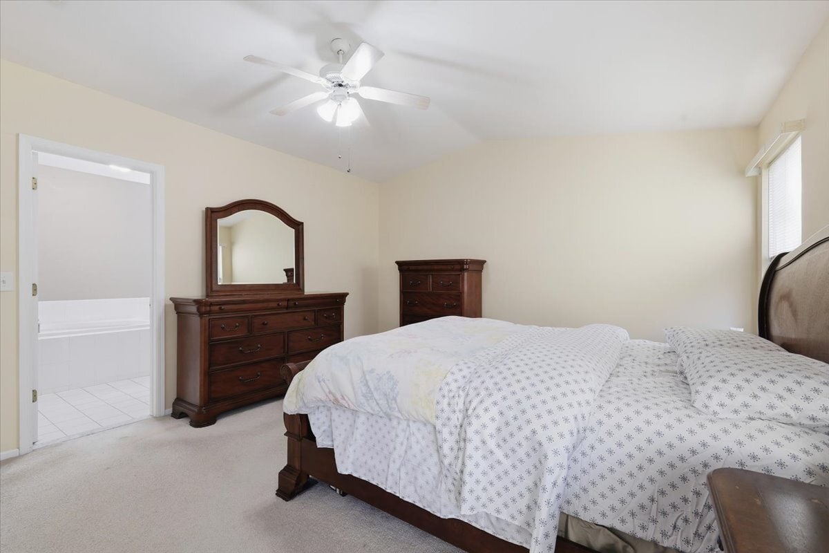 Building Photo - 203 Tallwood Ln