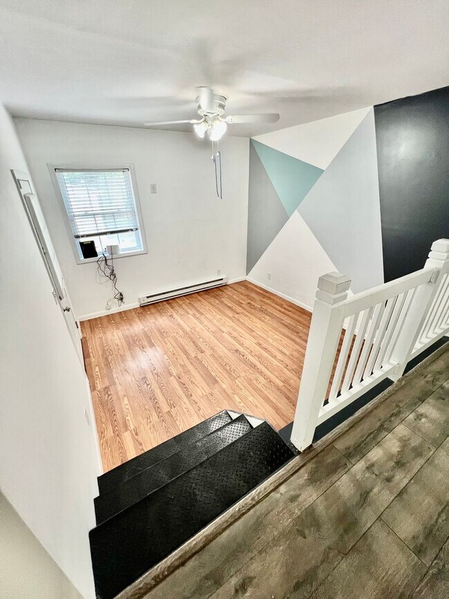 Building Photo - Cute and Cozy 2 bd/1 bath Home in Madison!