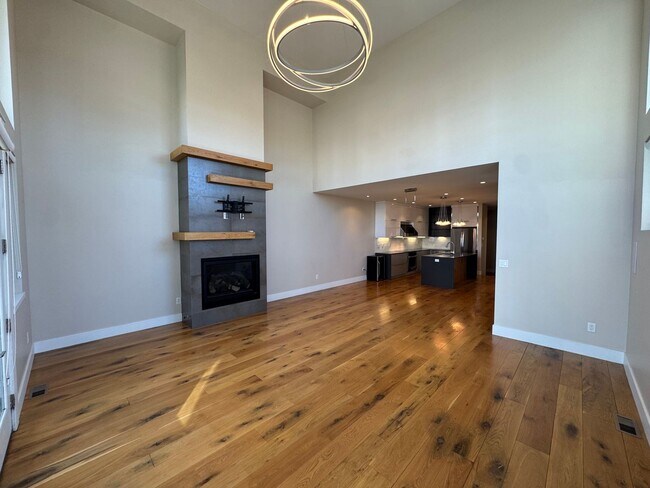 Building Photo - Perfect Sloan Lake Home with all the features and great views